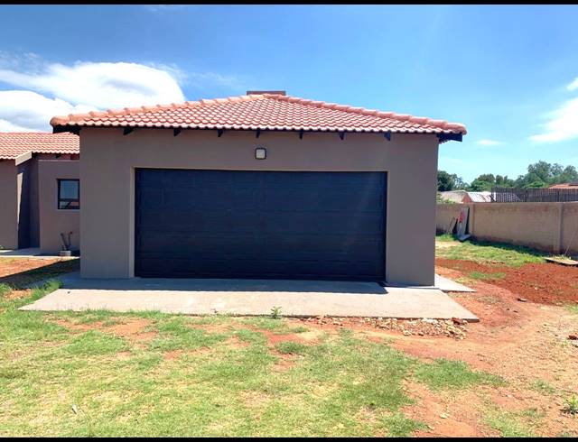 3 BEDROOM HOUSE FOR SALE IN HENLEY ON KLIP